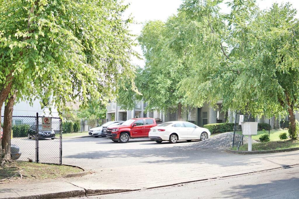 Lovely 2-Bedroom Condo W/Balcony And Free Parking Nashville Esterno foto